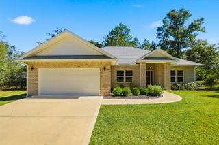 100 Hidden Lakes Trail, Defuniak Springs, FL 32433