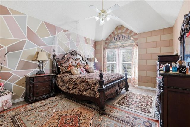 4407 SW Briarbrook Drive, Lee's Summit, MO 64082