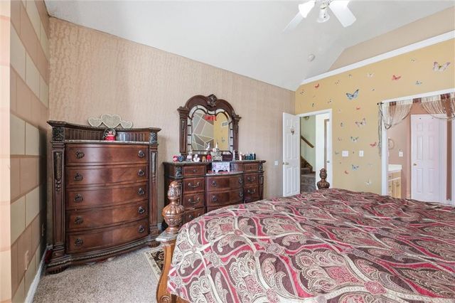 4407 SW Briarbrook Drive, Lee's Summit, MO 64082