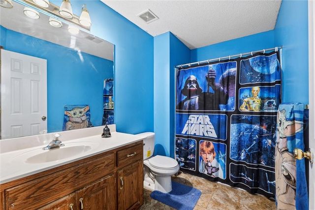 4407 SW Briarbrook Drive, Lee's Summit, MO 64082