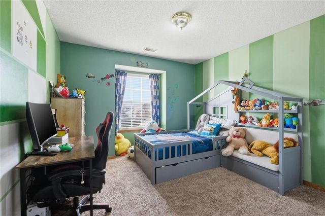 4407 SW Briarbrook Drive, Lee's Summit, MO 64082