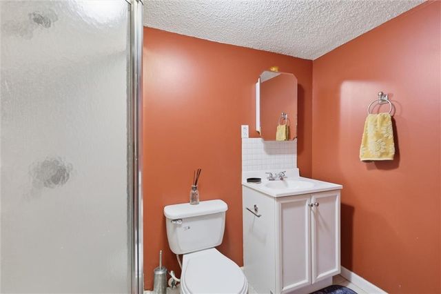 4407 SW Briarbrook Drive, Lee's Summit, MO 64082