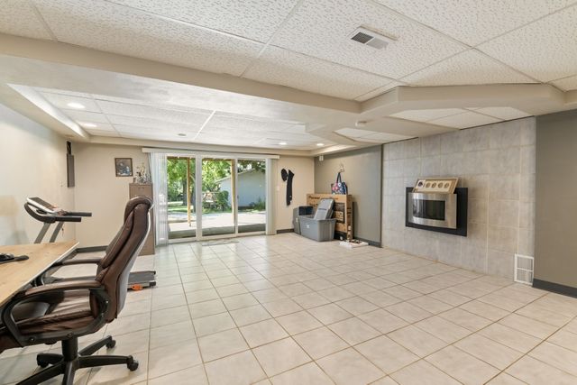 12617 VENTURA Boulevard, Machesney Park, IL 61115
