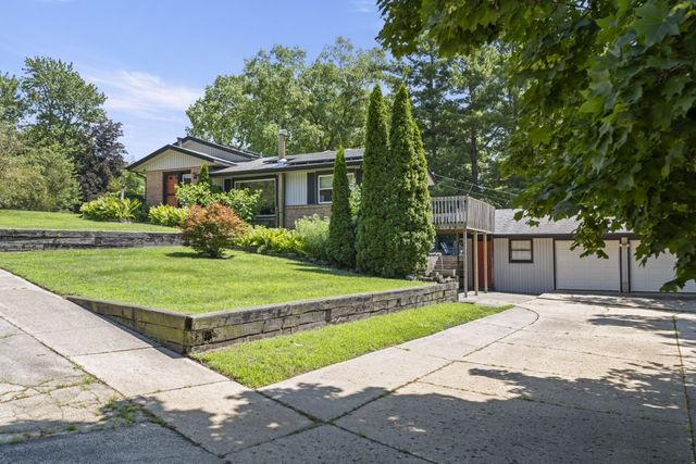 12617 VENTURA Boulevard, Machesney Park, IL 61115