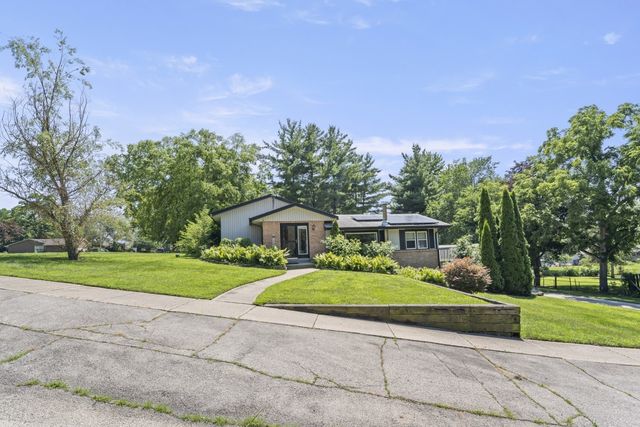 12617 VENTURA Boulevard, Machesney Park, IL 61115