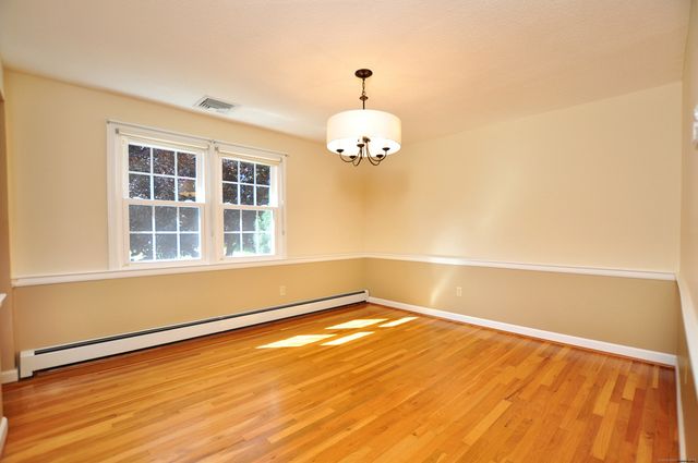 16 Crabapple Road, Windsor, CT 06095