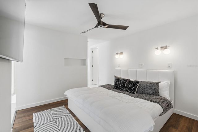 7647 SANDERLING ROAD, Sarasota, FL 34242