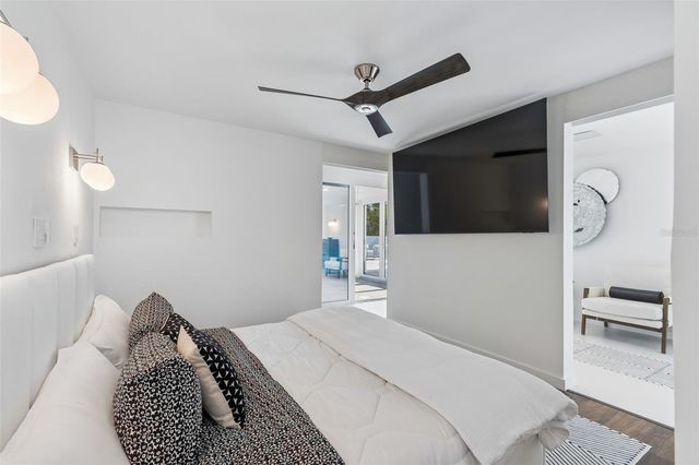 7647 SANDERLING ROAD, Sarasota, FL 34242