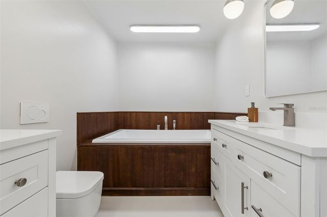 7647 SANDERLING ROAD, Sarasota, FL 34242