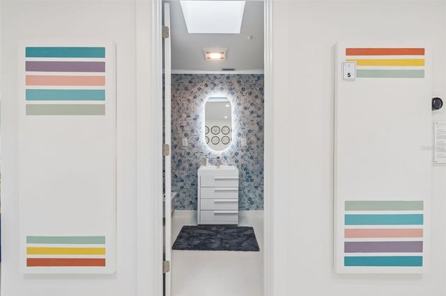 7647 SANDERLING ROAD, Sarasota, FL 34242