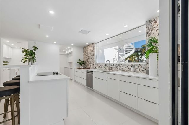 7647 SANDERLING ROAD, Sarasota, FL 34242