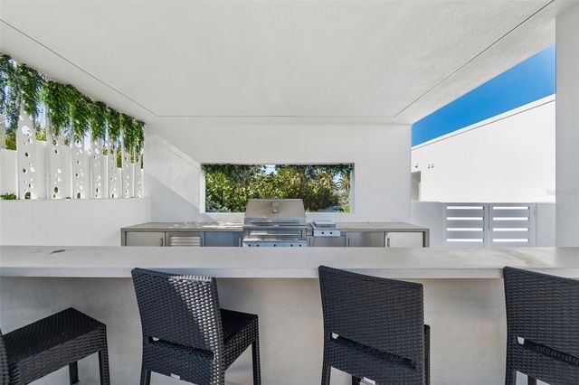 7647 SANDERLING ROAD, Sarasota, FL 34242