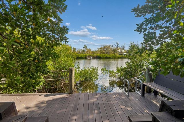 7647 SANDERLING ROAD, Sarasota, FL 34242