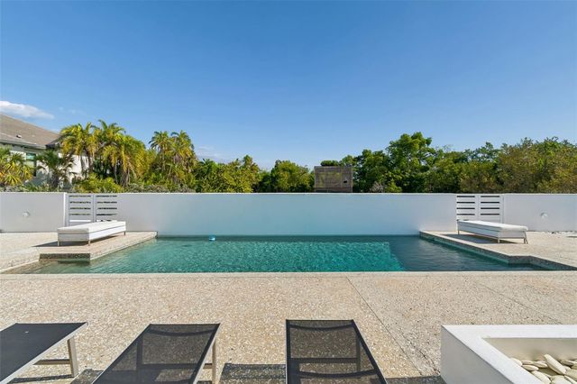 7647 SANDERLING ROAD, Sarasota, FL 34242