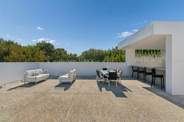 7647 SANDERLING ROAD, Sarasota, FL 34242