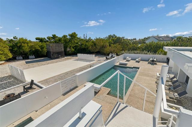 7647 SANDERLING ROAD, Sarasota, FL 34242