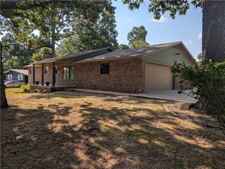 2 Halstead Lane, Bella Vista, AR 72715