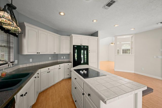 128 W Village Cove Loop, Livingston, TX 77351