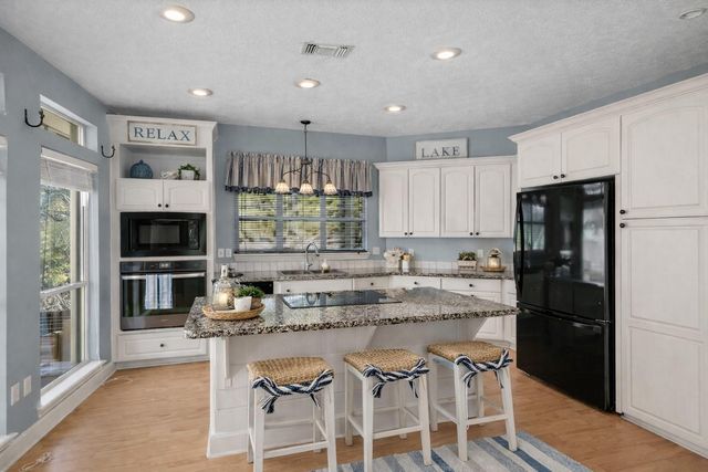 128 W Village Cove Loop, Livingston, TX 77351