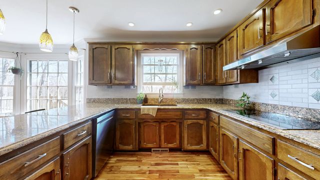 808 Shady Bluff Trl, Clarksville, TN 37043