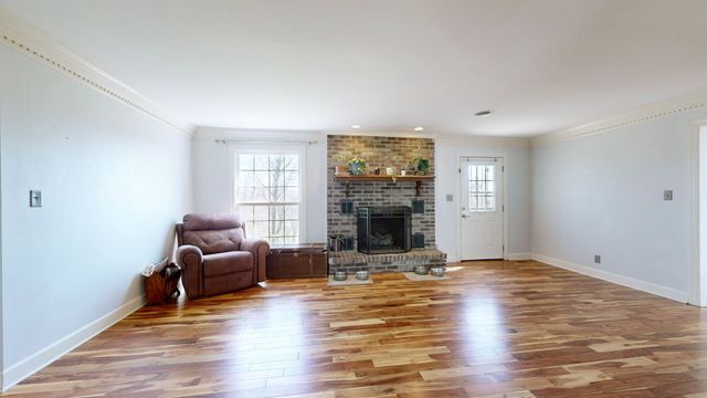 808 Shady Bluff Trl, Clarksville, TN 37043