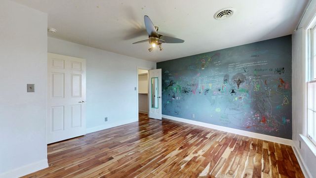 808 Shady Bluff Trl, Clarksville, TN 37043