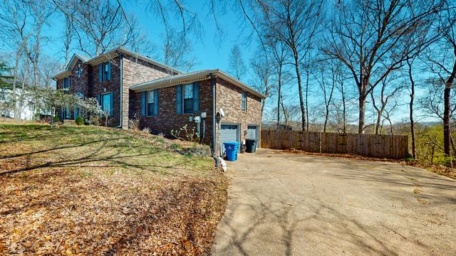 808 Shady Bluff Trl, Clarksville, TN 37043