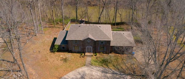 808 Shady Bluff Trl, Clarksville, TN 37043