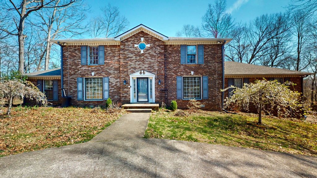 808 Shady Bluff Trl, Clarksville, TN 37043