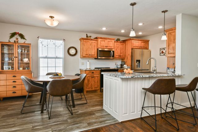 475 S Gary Avenue, Bolivar, MO 65613