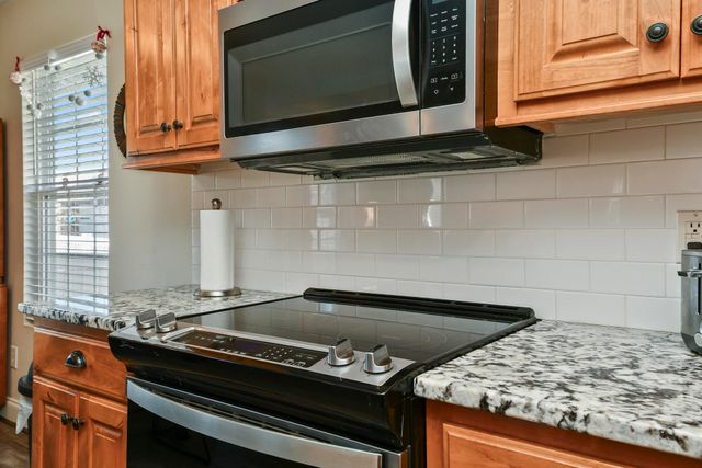 475 S Gary Avenue, Bolivar, MO 65613