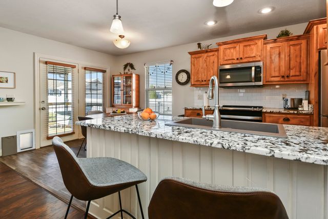 475 S Gary Avenue, Bolivar, MO 65613