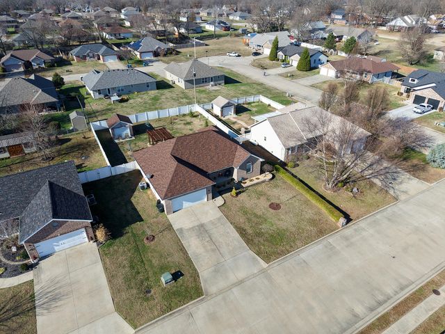 475 S Gary Avenue, Bolivar, MO 65613