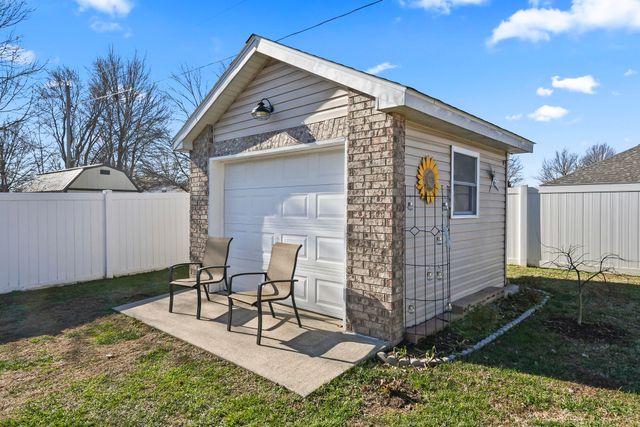 475 S Gary Avenue, Bolivar, MO 65613