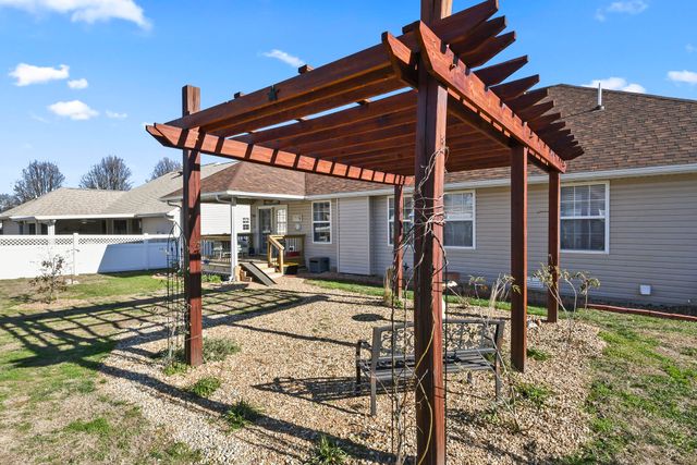 475 S Gary Avenue, Bolivar, MO 65613