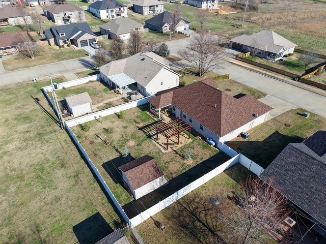 475 S Gary Avenue, Bolivar, MO 65613