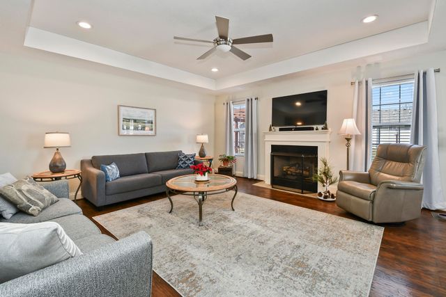 475 S Gary Avenue, Bolivar, MO 65613