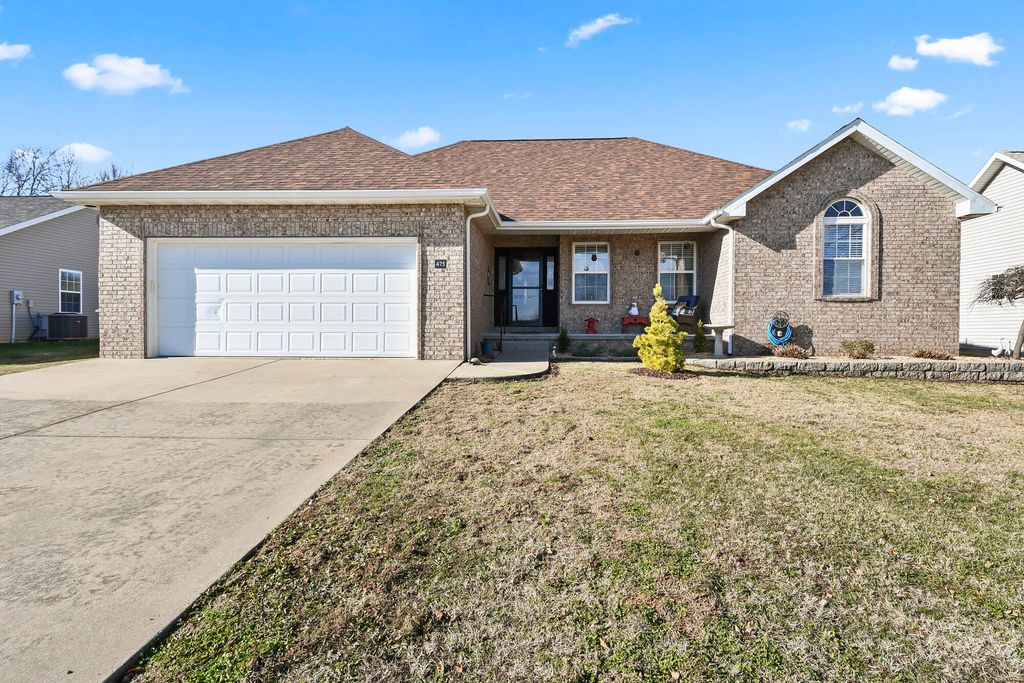 475 S Gary Avenue, Bolivar, MO 65613