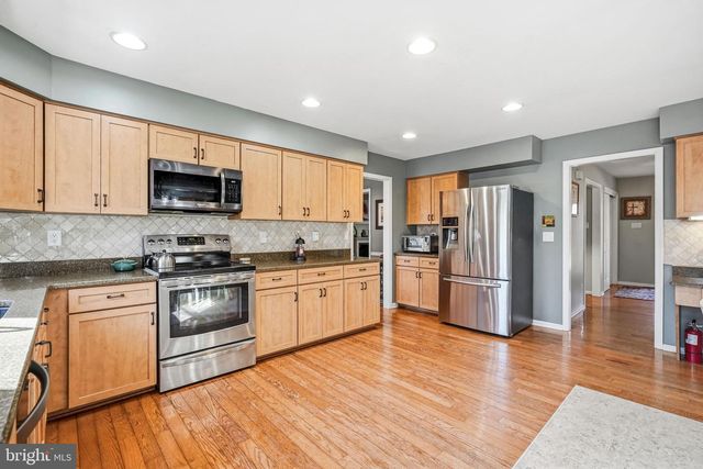 5 LIBERTY CIR, Shamong, NJ 08088