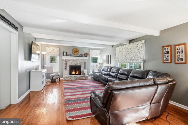 5 LIBERTY CIR, Shamong, NJ 08088