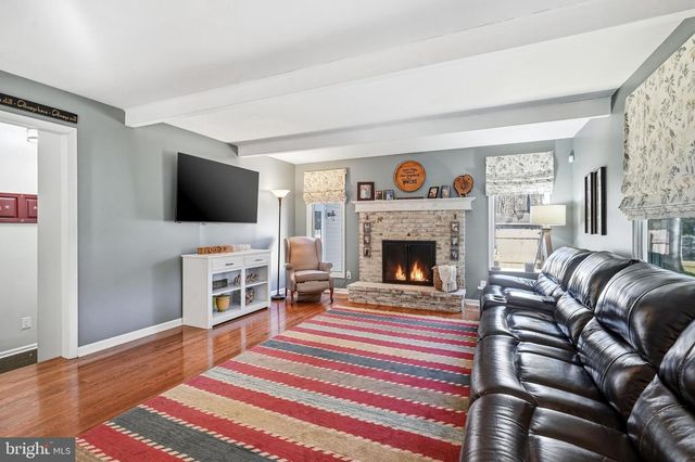 5 LIBERTY CIR, Shamong, NJ 08088