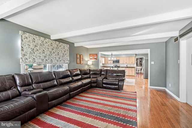 5 LIBERTY CIR, Shamong, NJ 08088