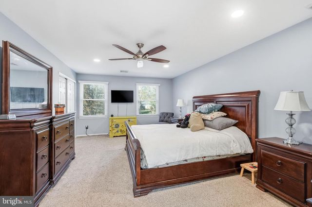 5 LIBERTY CIR, Shamong, NJ 08088