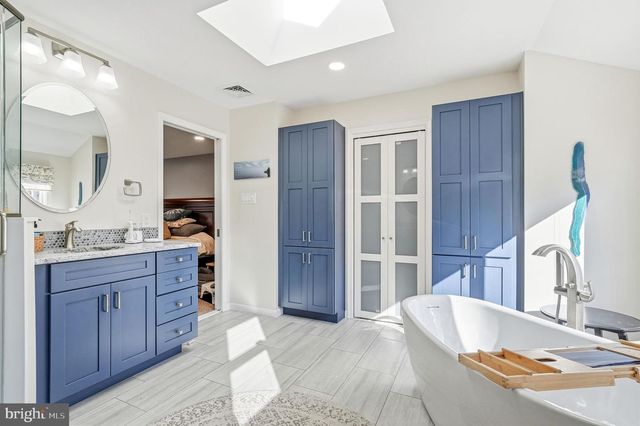 5 LIBERTY CIR, Shamong, NJ 08088