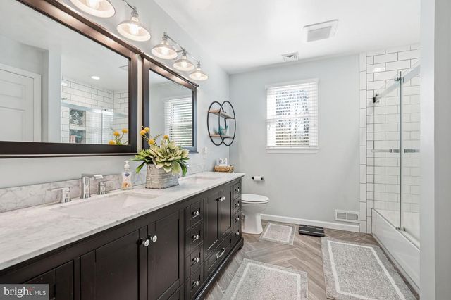 5 LIBERTY CIR, Shamong, NJ 08088