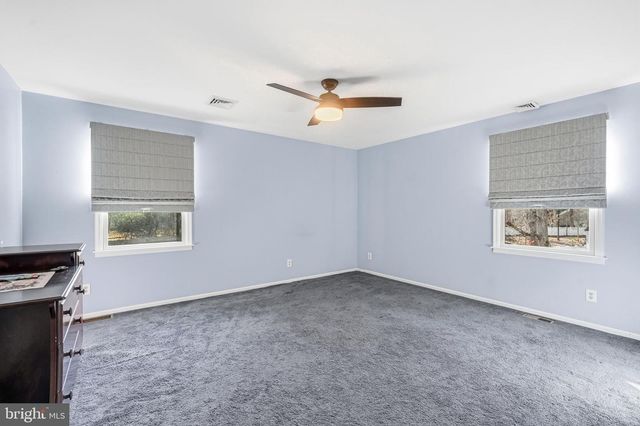 5 LIBERTY CIR, Shamong, NJ 08088