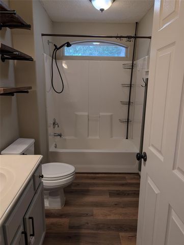 10711 Royal Forest Drive, Conroe, TX 77303