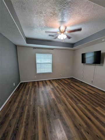 10711 Royal Forest Drive, Conroe, TX 77303