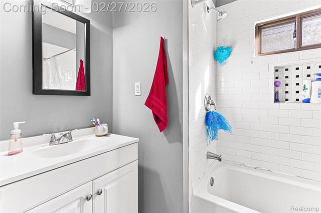 9365 Quincy Street, Detroit, MI 48204