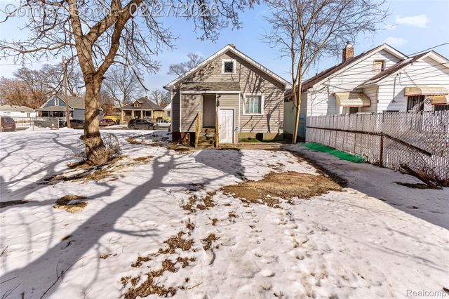 9365 Quincy Street, Detroit, MI 48204